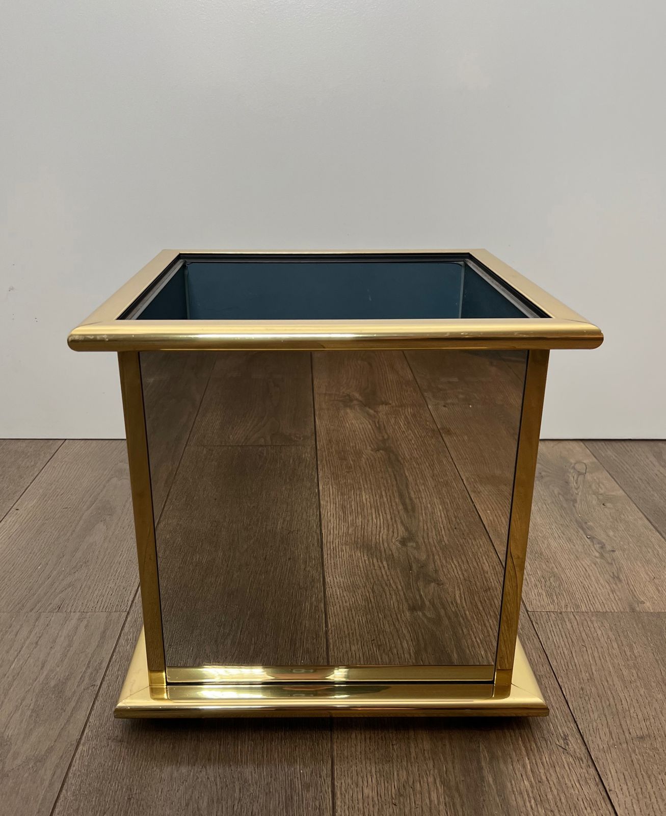 Mirrored And Gold Metal Planter photo vinterior