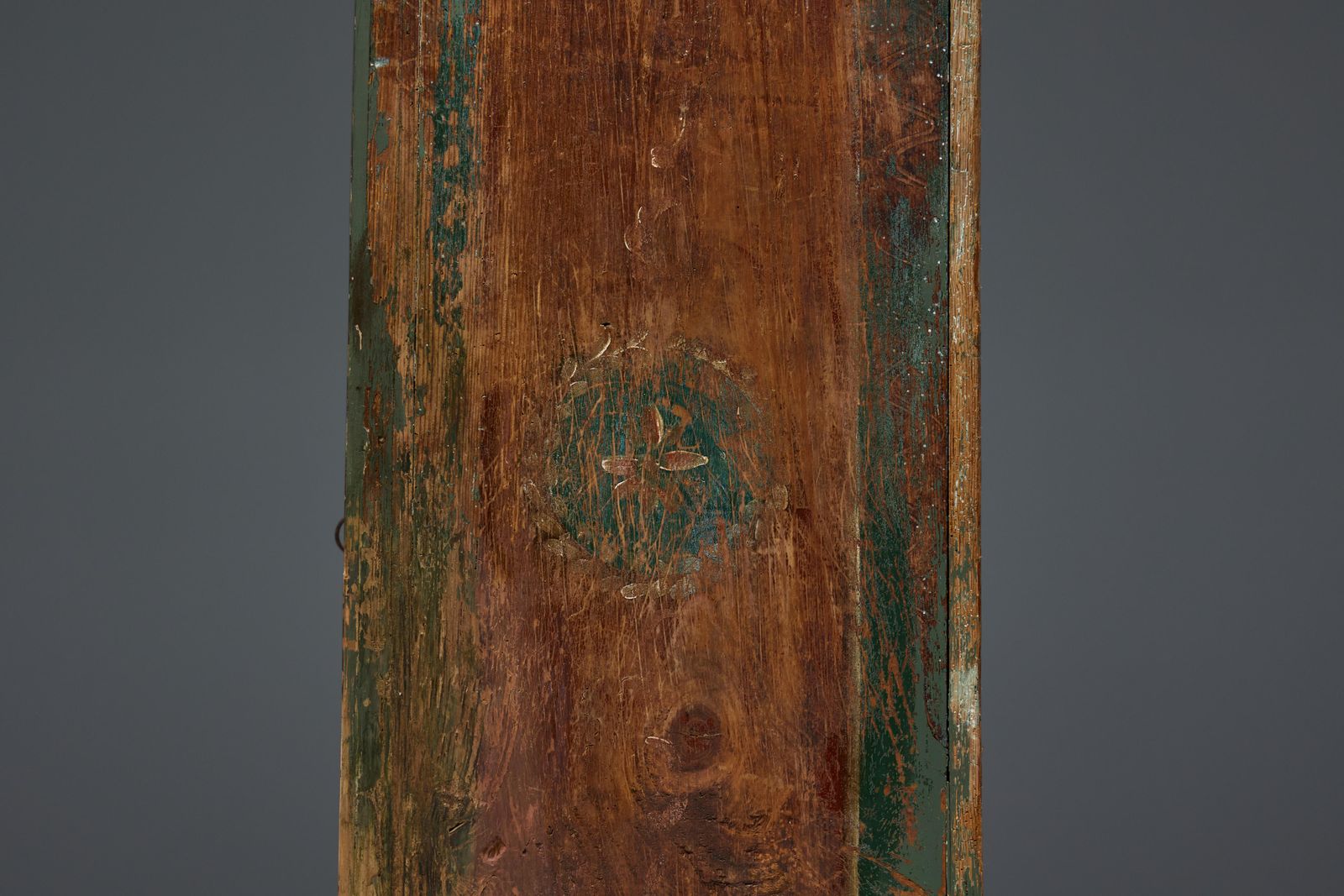 5263.0 Rustic Travail Populaire Cabinet, France, 18th Century photo