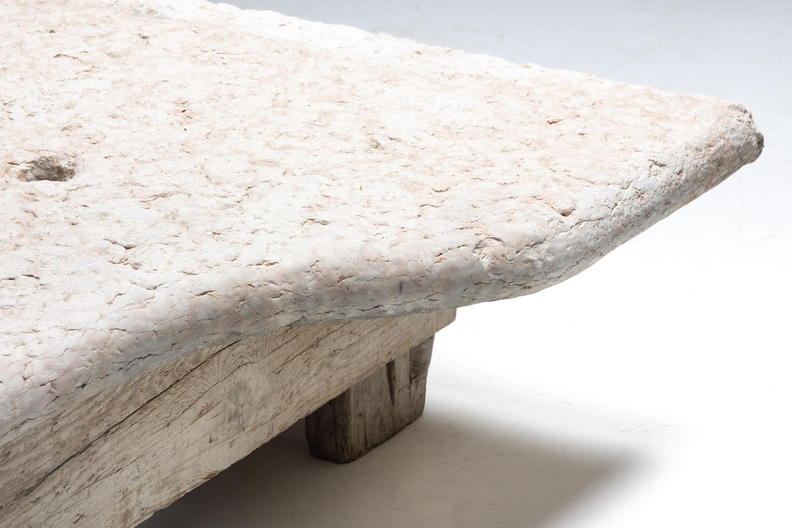 photo vintage Robust Farm Stone Coffee Tables, Italy, 19th Century
