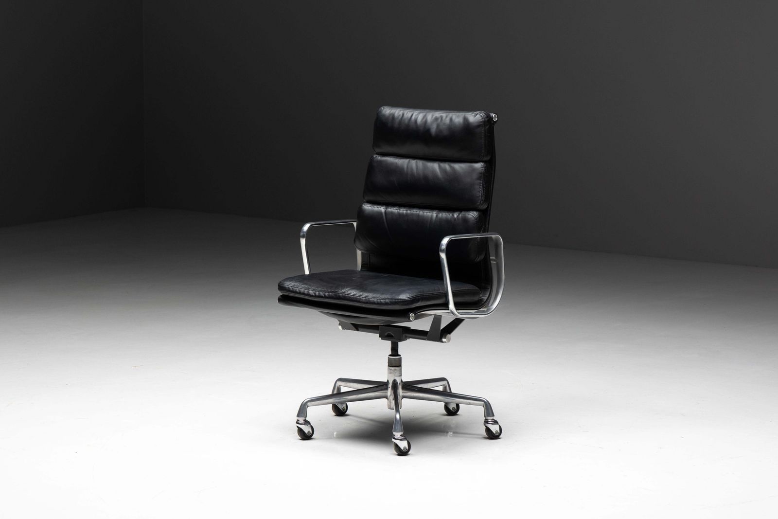 Soft Pad Office Chair By Charles And Ray Eames For Herman Miller, Us, 1960s photo furniture