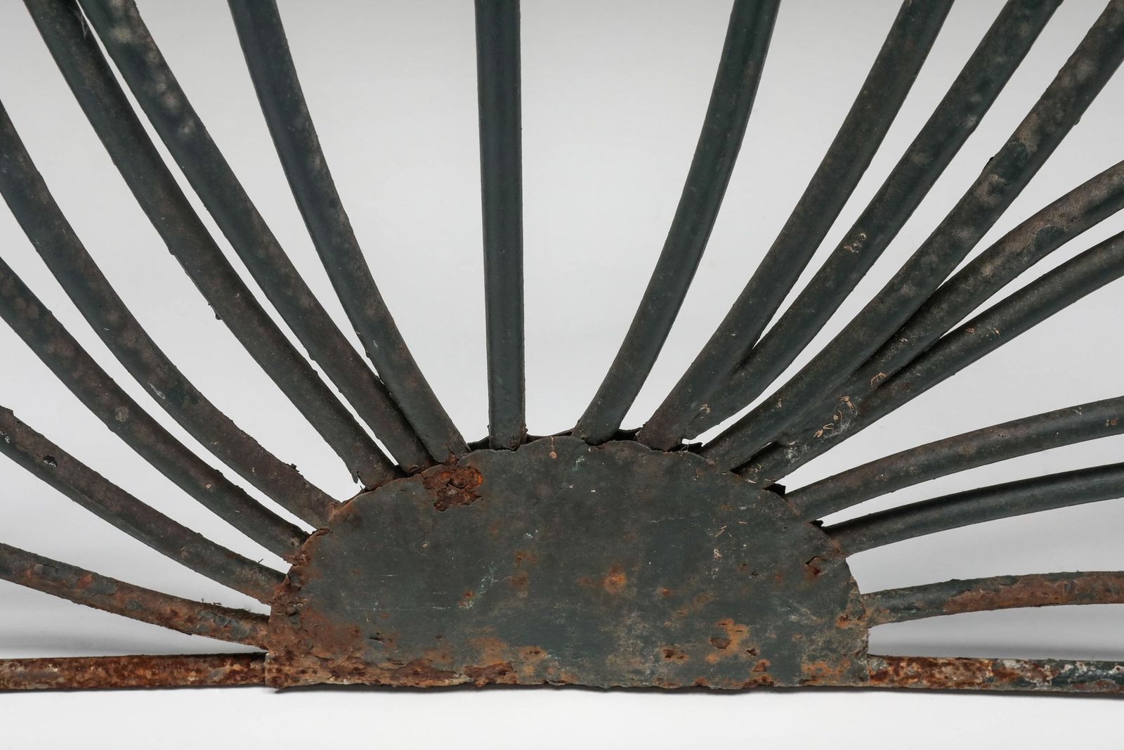 photo furniture Orientalist Room Divider In Wrought Iron, France, 1900s