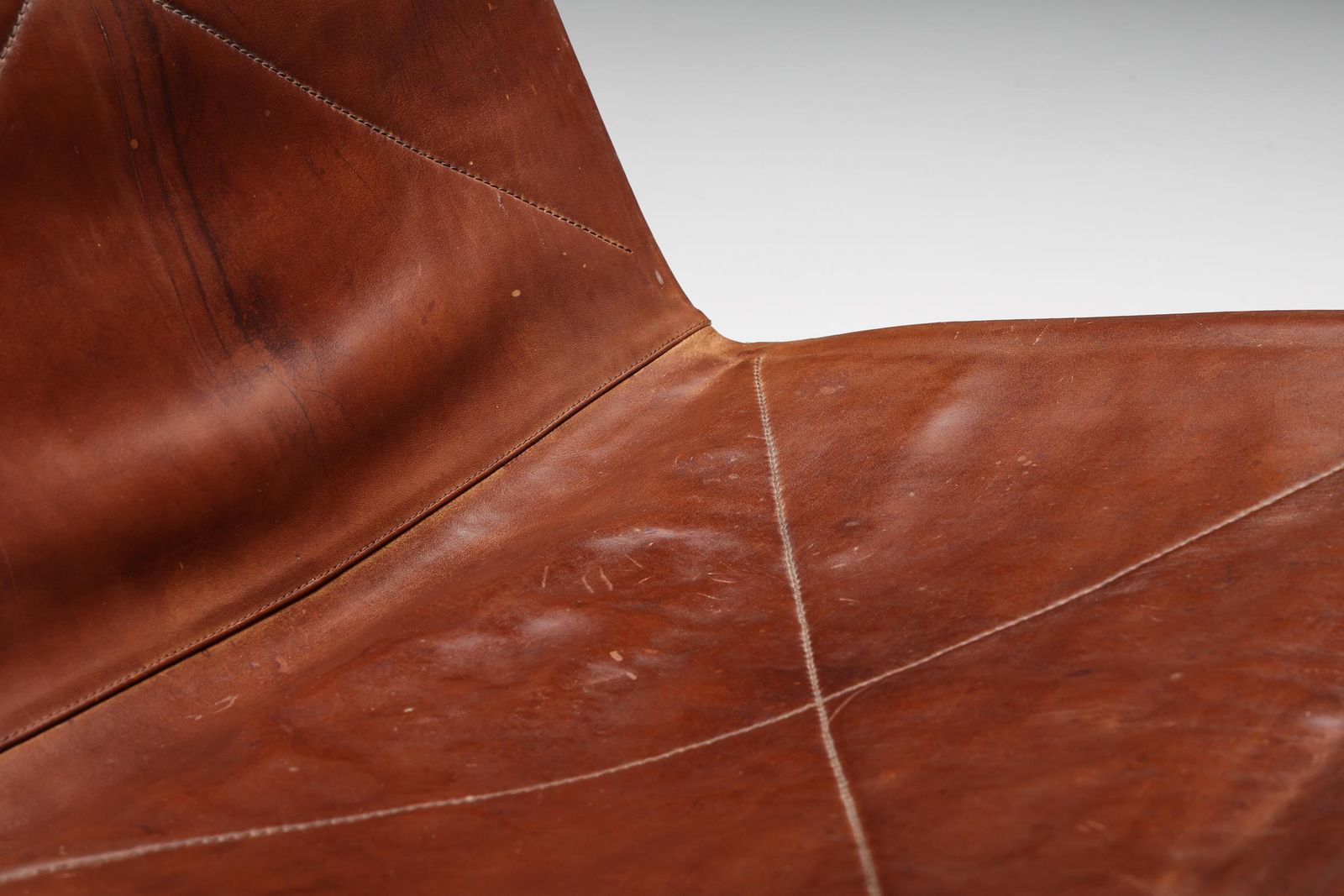 Cognac Leather Pk 22 Poul Kjaerholm Lounge Chair, Scandinavian Modern, 1960's photo vinterior