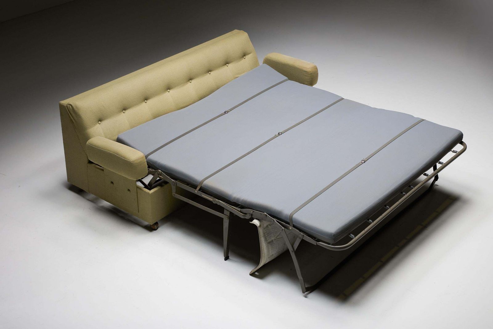photo for sale Sofa Daybed In Green Upholstery, Seng Company, Germany, 1930s