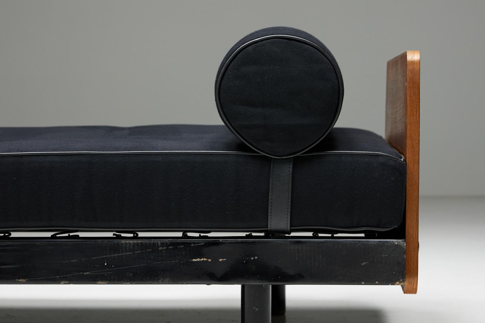 photo furniture Daybed Flavigny By Jean Prouvé, France, 1950s