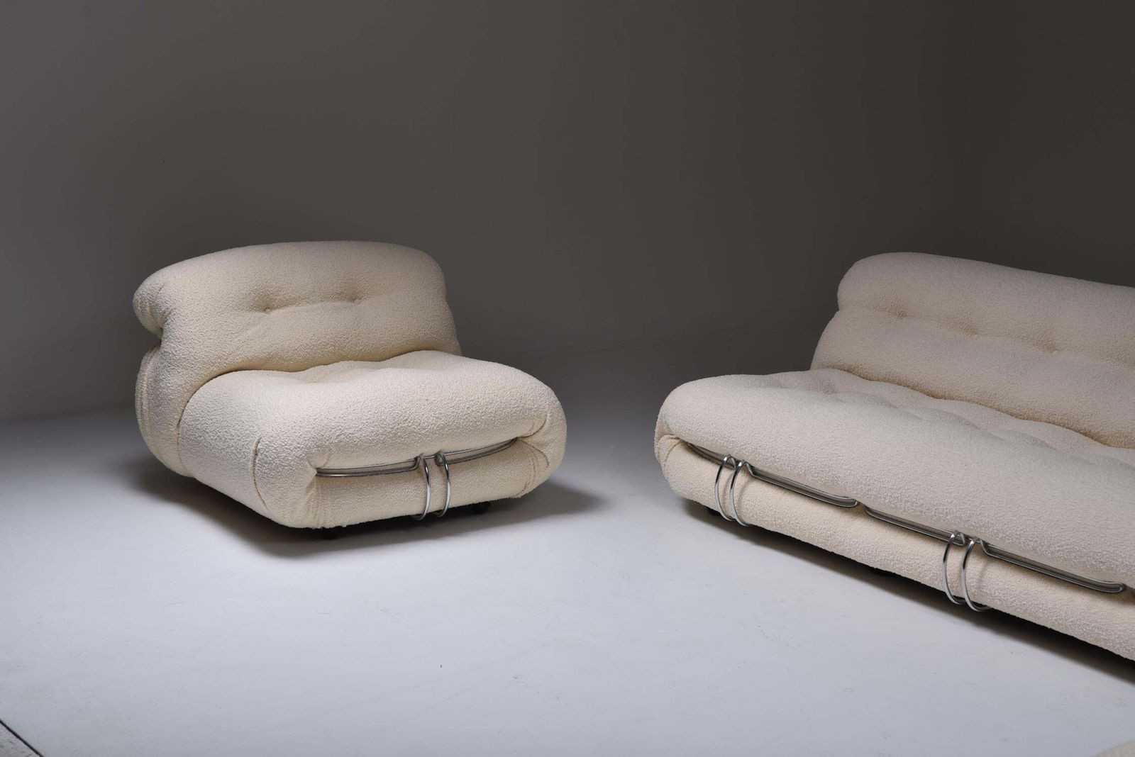 Cassina 'Soriana' Four Seater Sofa By Afra And Tobia Scarpa In Bouclé, 1970's photo vintage