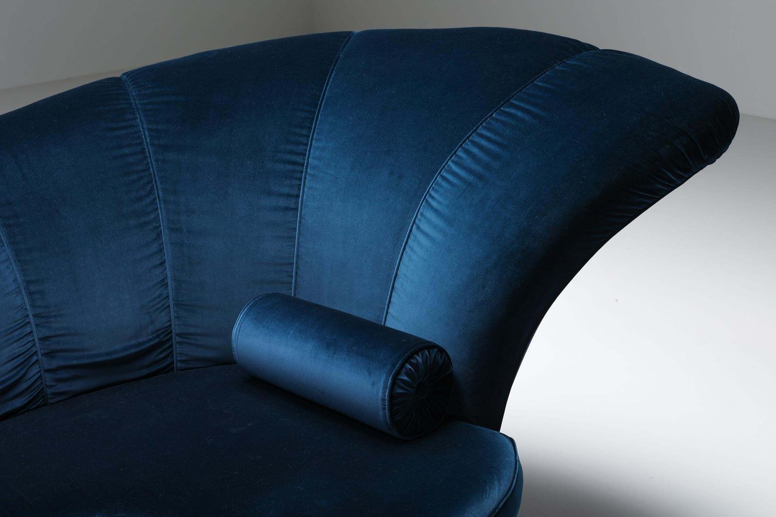 photo furniture Velvet Sofa Attributed To Marzio Cecchi, Italian Design, Glam Canape, 1970's