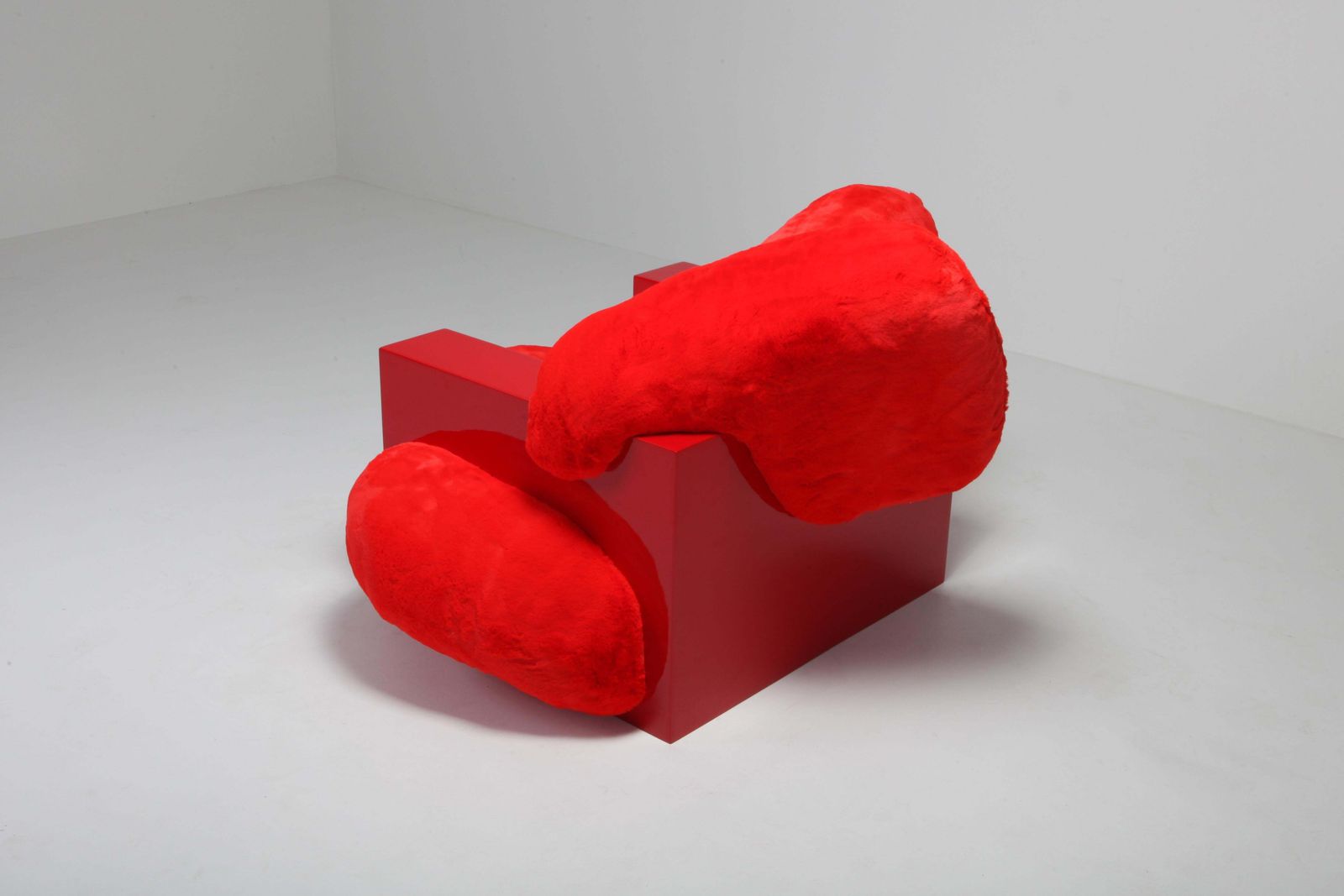 'Pillow Lounge Chair' In Red Lacquer And Faux Fur By Schimmel & Schweikle photo vinterior