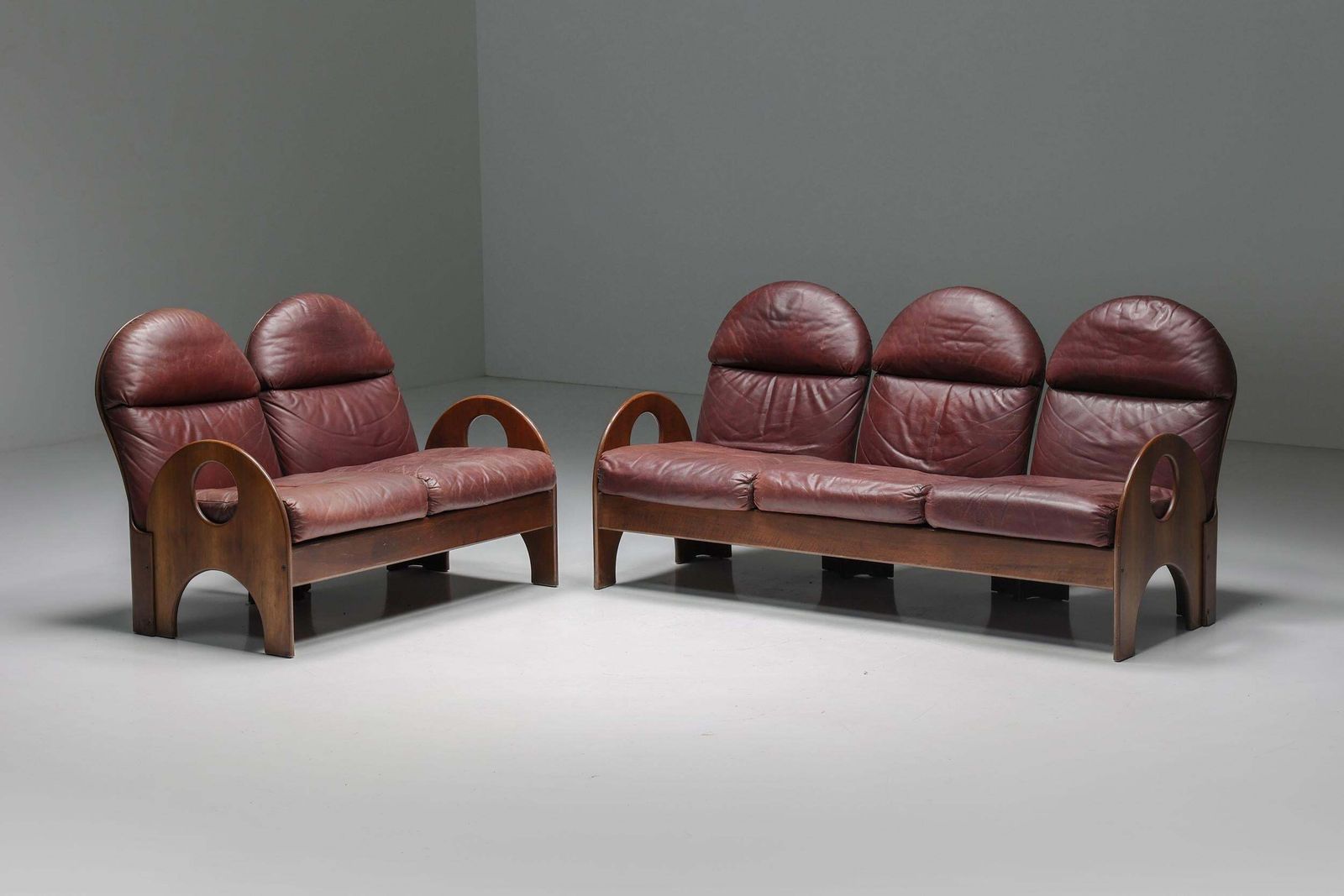 Furniture Three Seater 'Arcata' By Gae Aulenti, Walnut And Burgundy Leather, 1968 photo