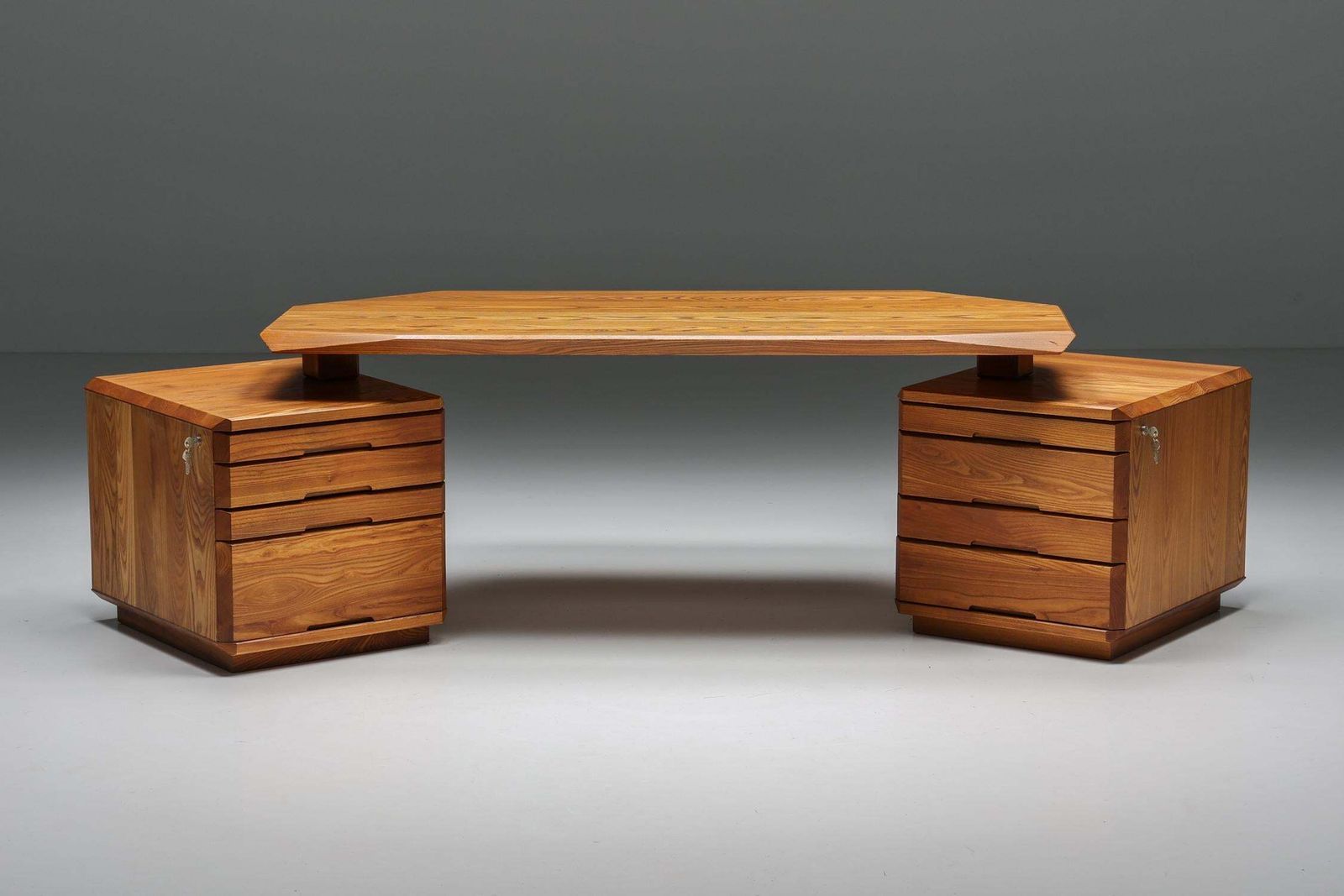 22283.0 B40 Desk In Solid Elm By Pierre Chapo, France, 1960s photo