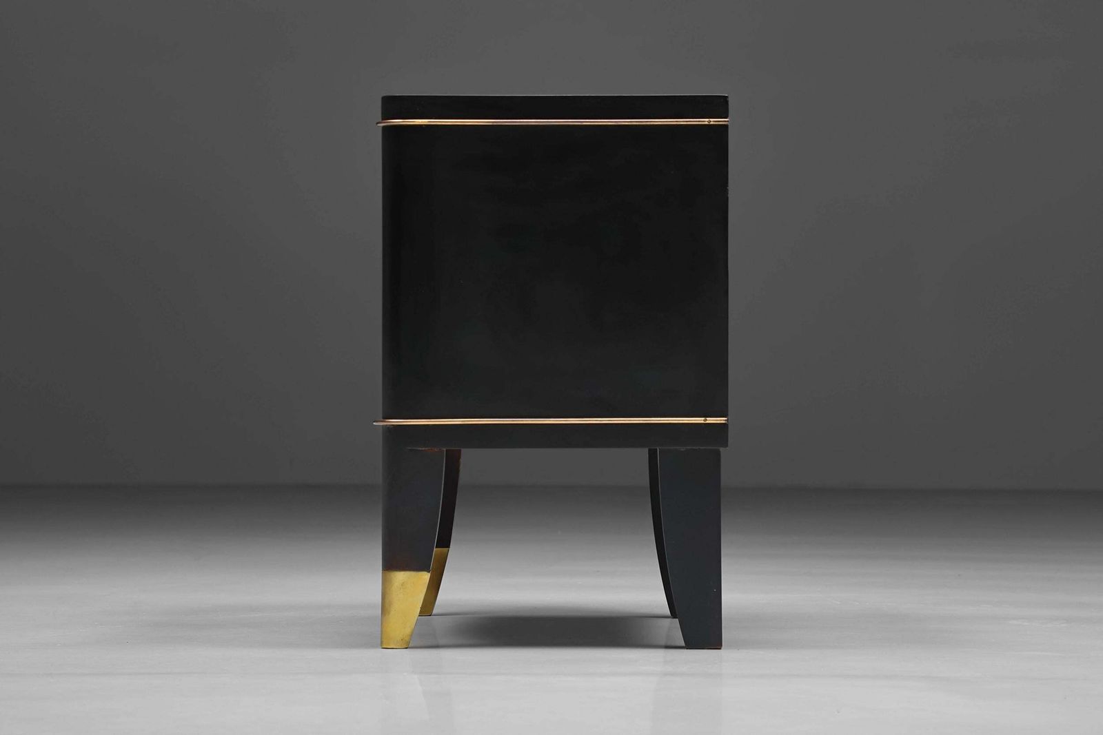 De Coene Bed Side Table, Henry Van De Velde; Art Deco; Arts & Crafts, 1960's photo vinterior