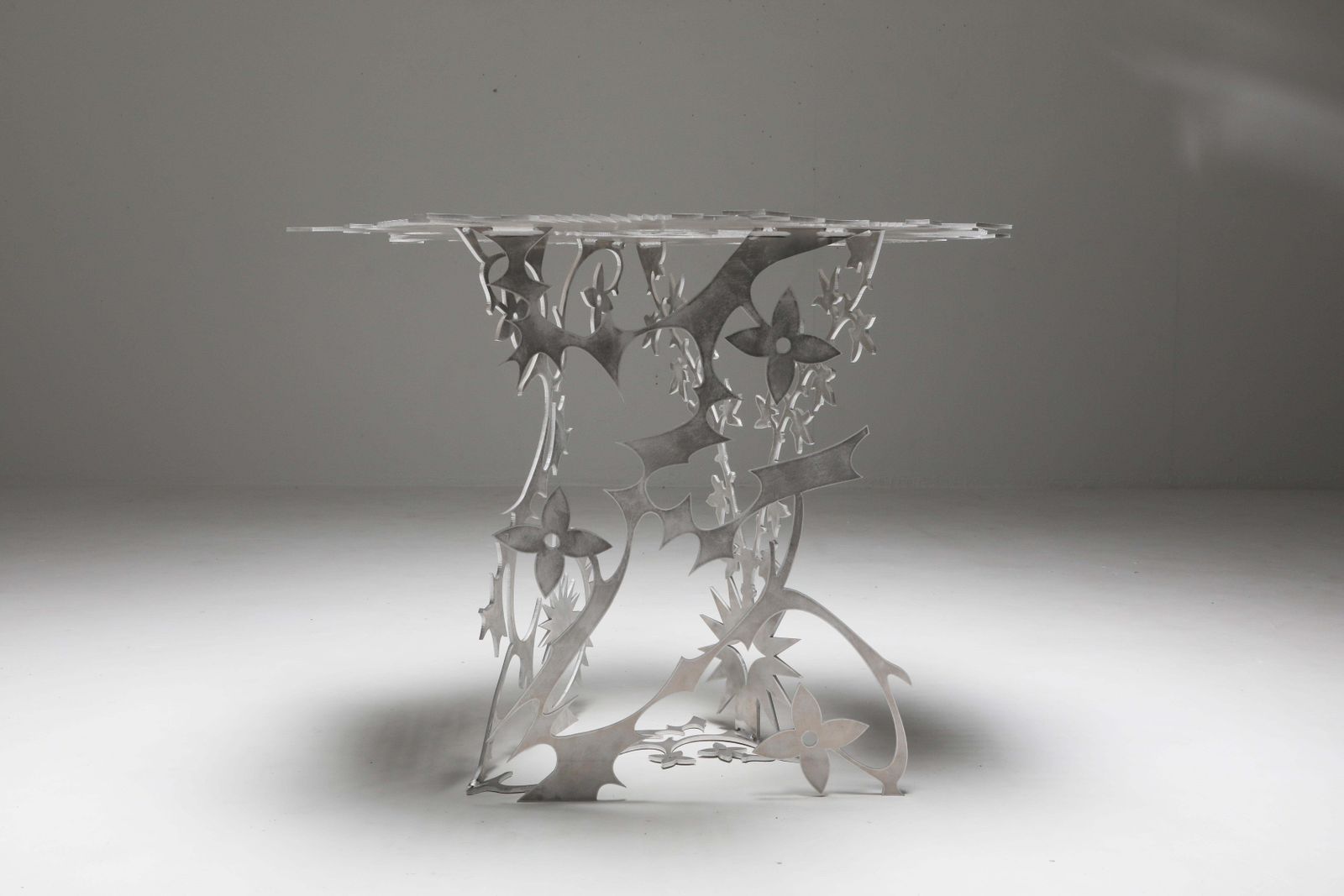 'Ornamentum 2' 6mm Lasered Aluminium Table Orson Van Beek & Quinten Mestdagh photo furniture