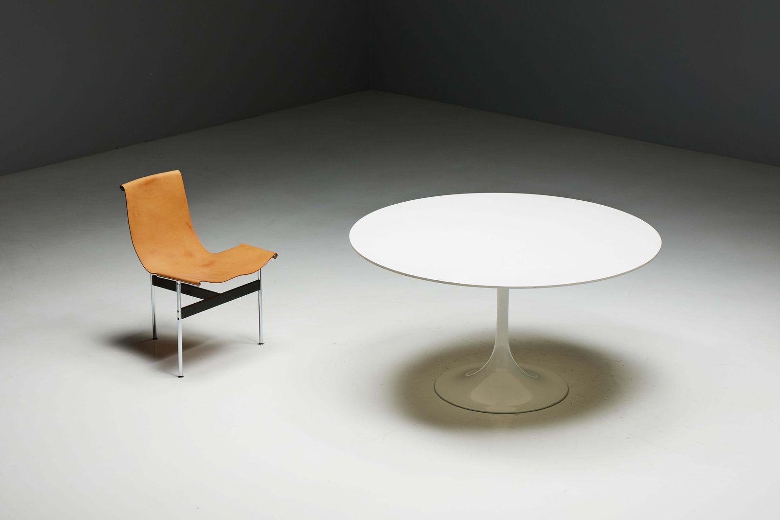 Tulip Dining Table By Eero Saarinen For Knoll, United States, 1960s photo furniture