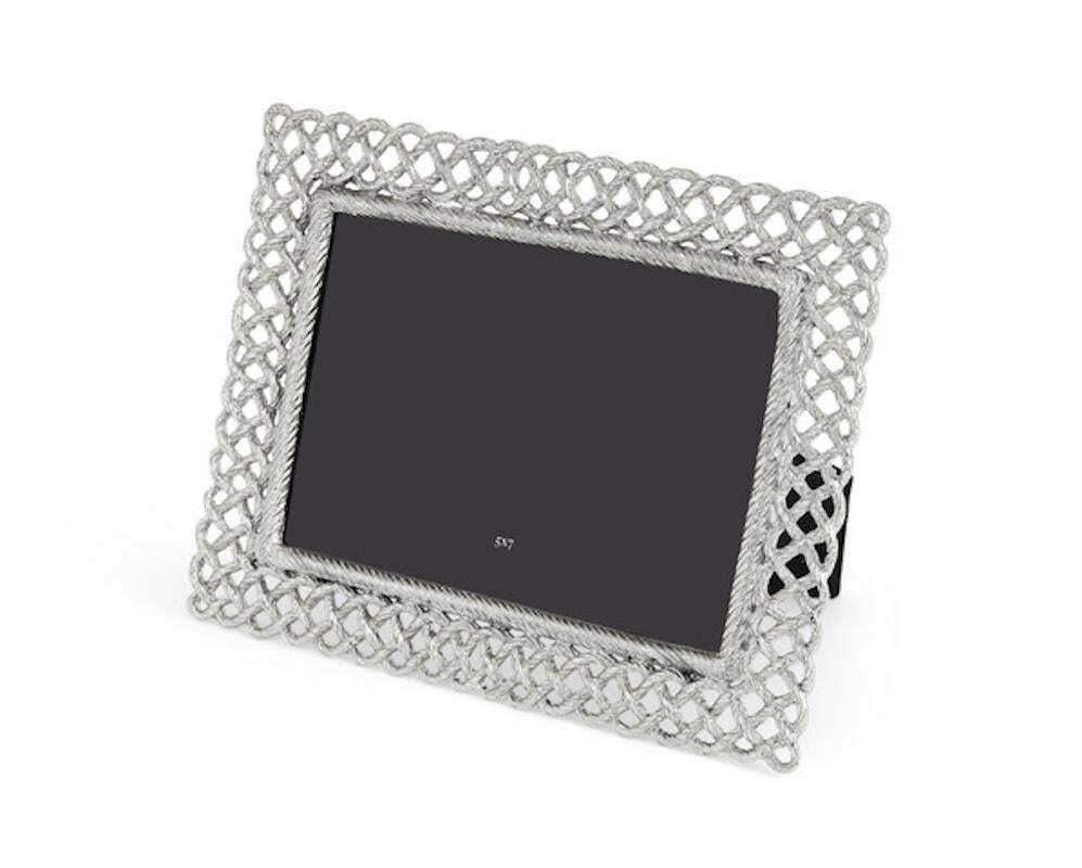 photo furniture Love Knot Photo Frame In Silver Metal, Large Size Model.