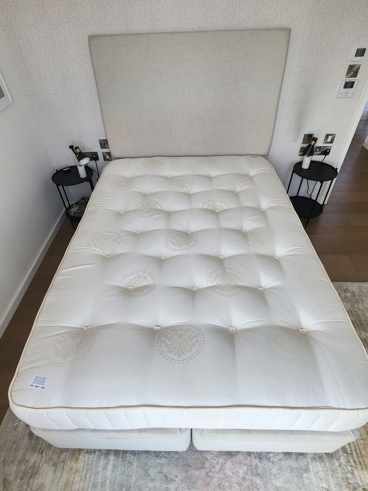 Luxury Pocket Spring Double Bed Mattress (135x190) – Excellent Condition, Barely Used   Medium/Firm photo vinterior