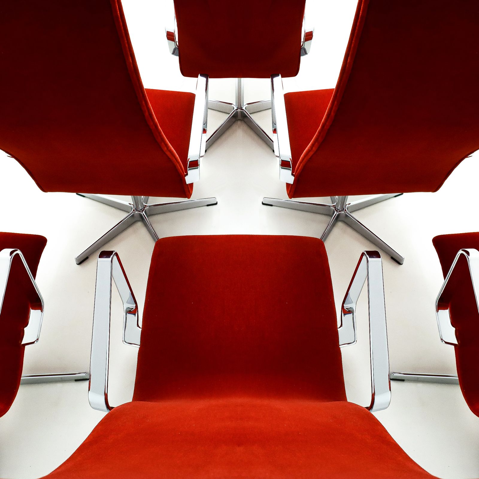 Set Of 6 Rare Lounge Version Arne Jacobsen Oxford Chairs In Vibrant Ferrari Red Velvet For Fritz Hansen photo buy