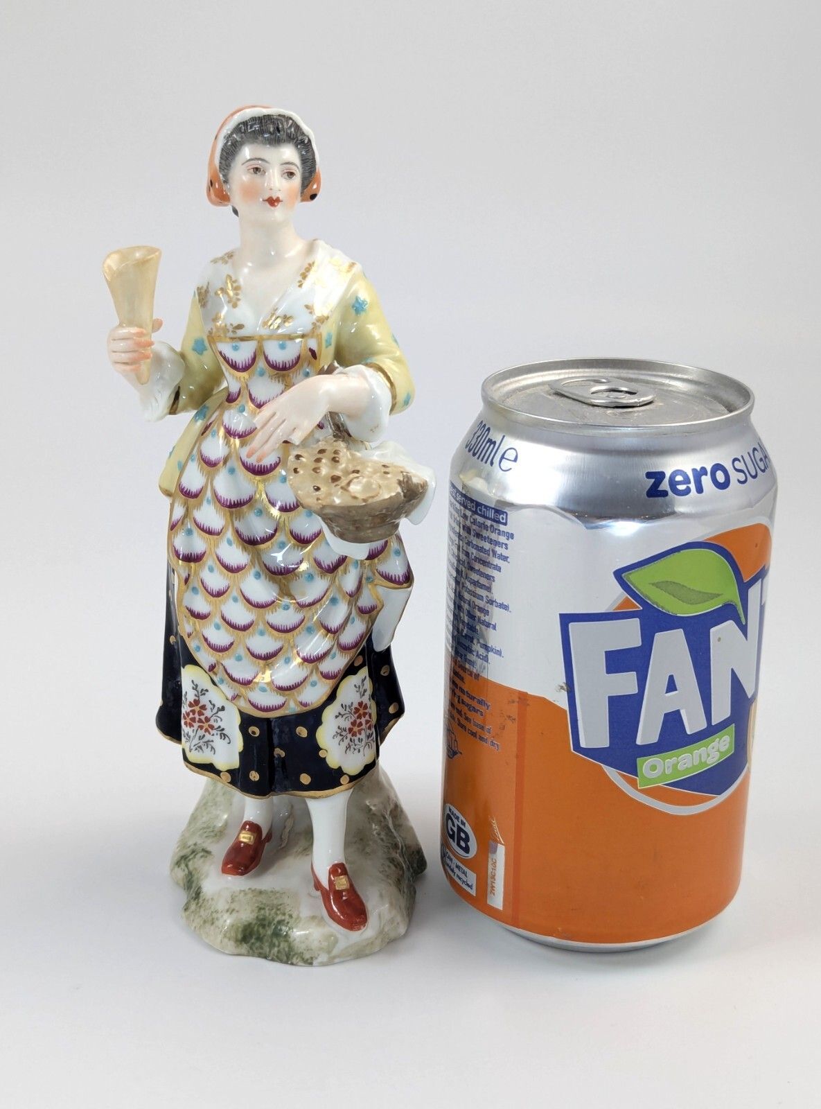 photo furniture Samson Of Paris After Derby, Figurine Of A Street Seller, C. 1850
