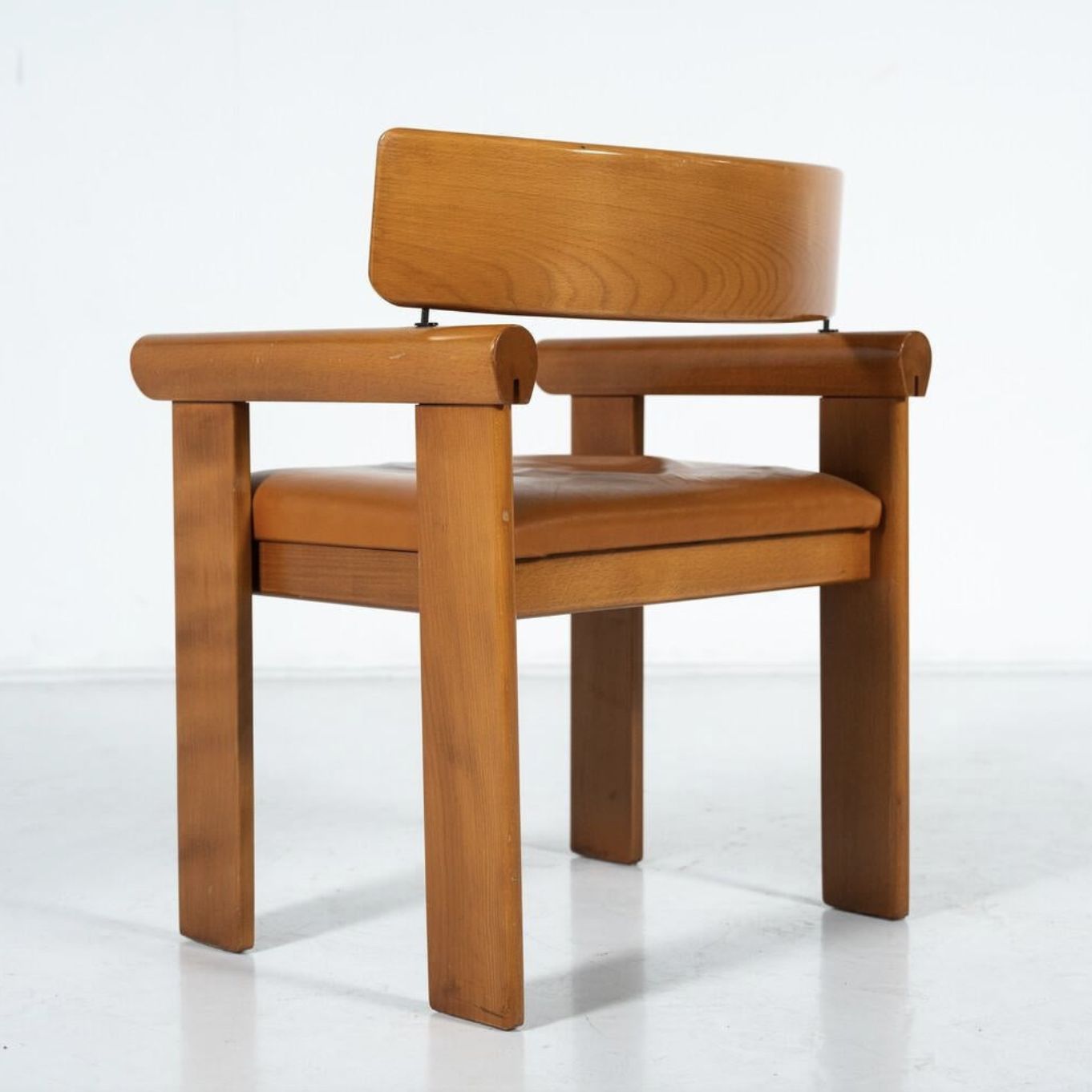 4790.0 Set Of 4 Architectural Armchairs, Cognac Leather, Italy photo