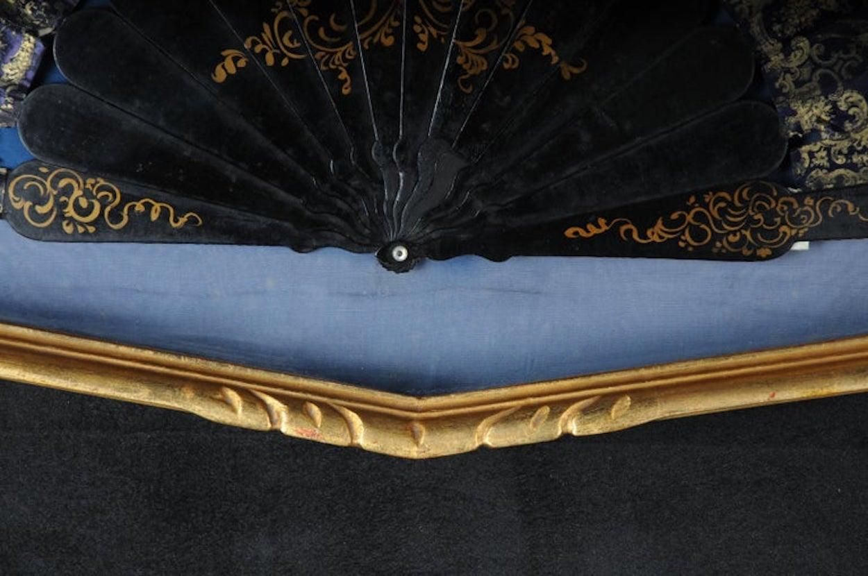 Dekorativer Handfächer In Vergoldetem Rahmen Demilune, 20. Jahrhundert, Alt photo furniture