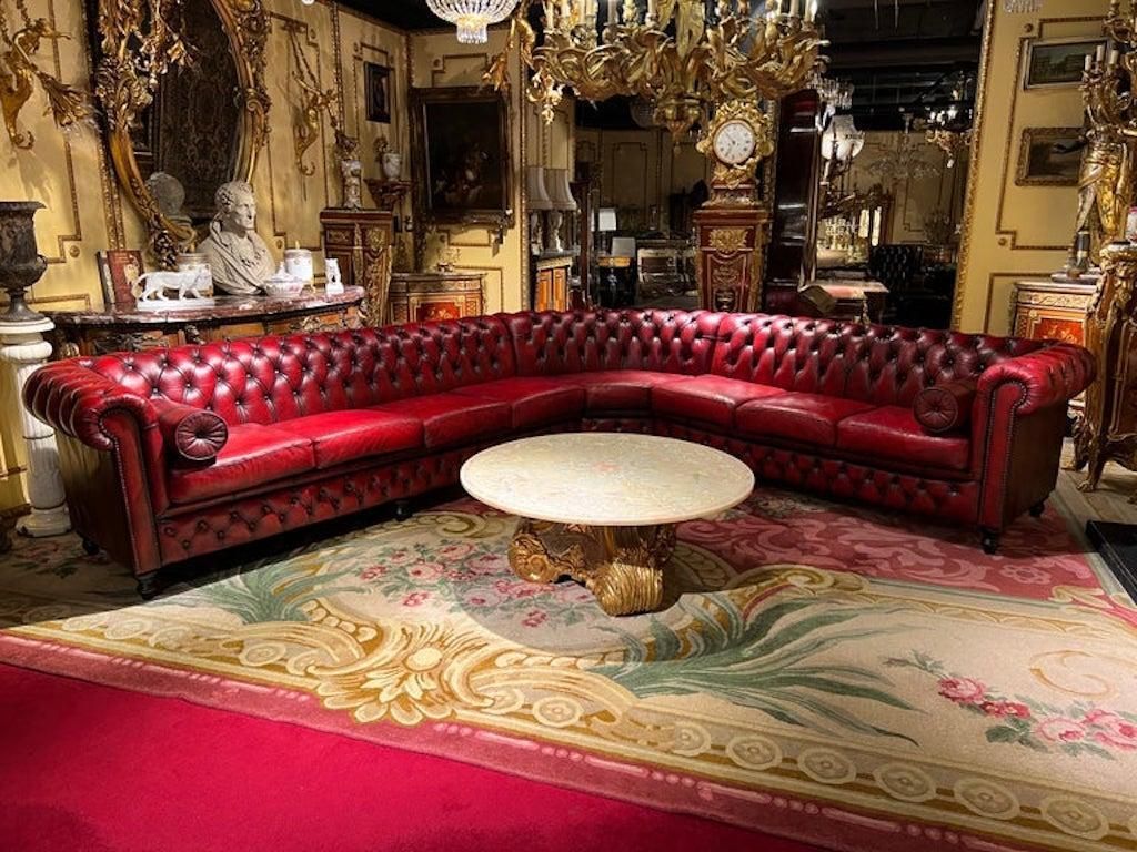 photo vinterior Vintage Oxblood Red Chesterfield Corner Couch Or Seven Seater Sofa / Set