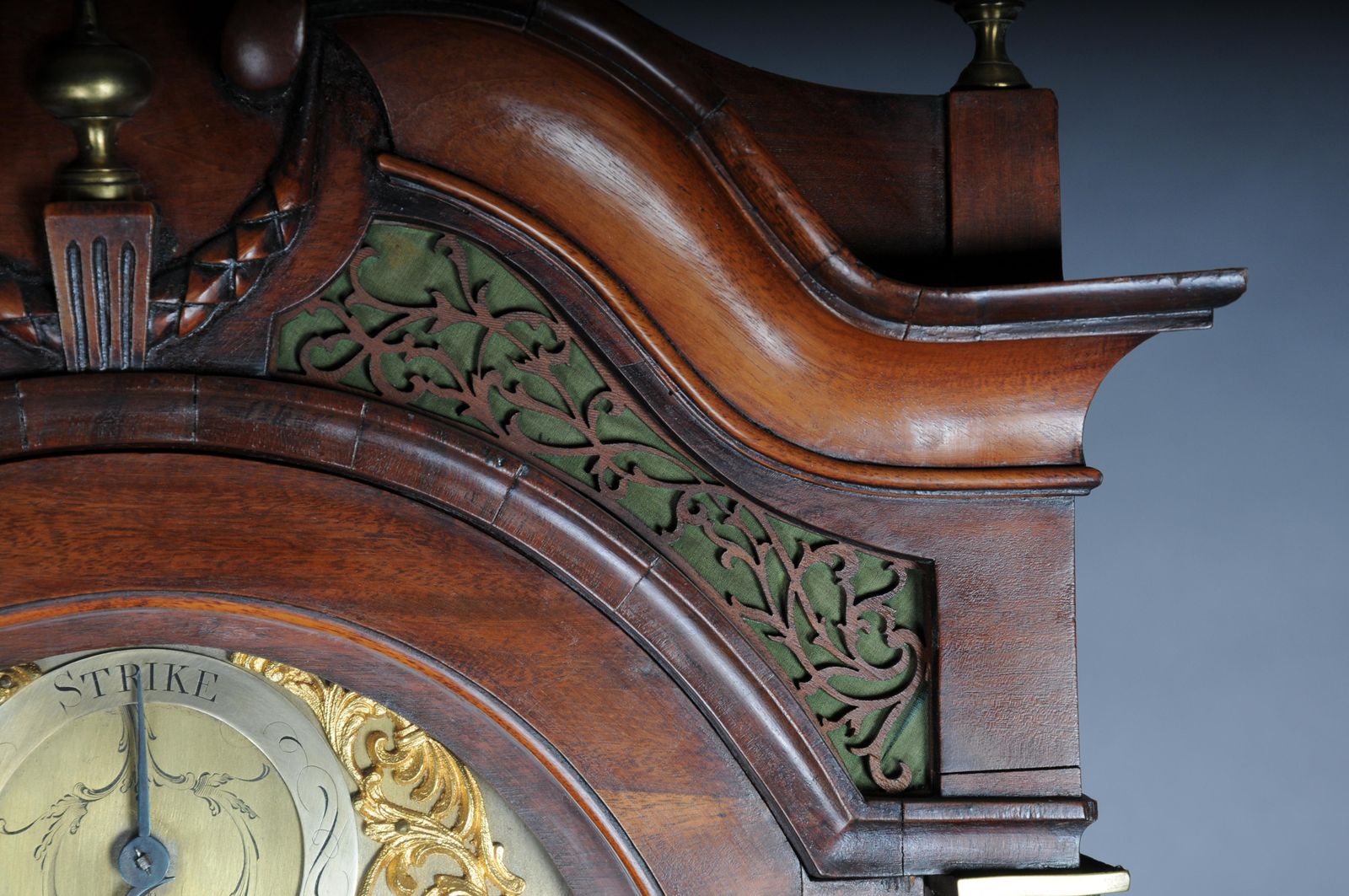 3652.0 Historic Antique English Grandfather Clock, Mahogany, 18th Century. photo