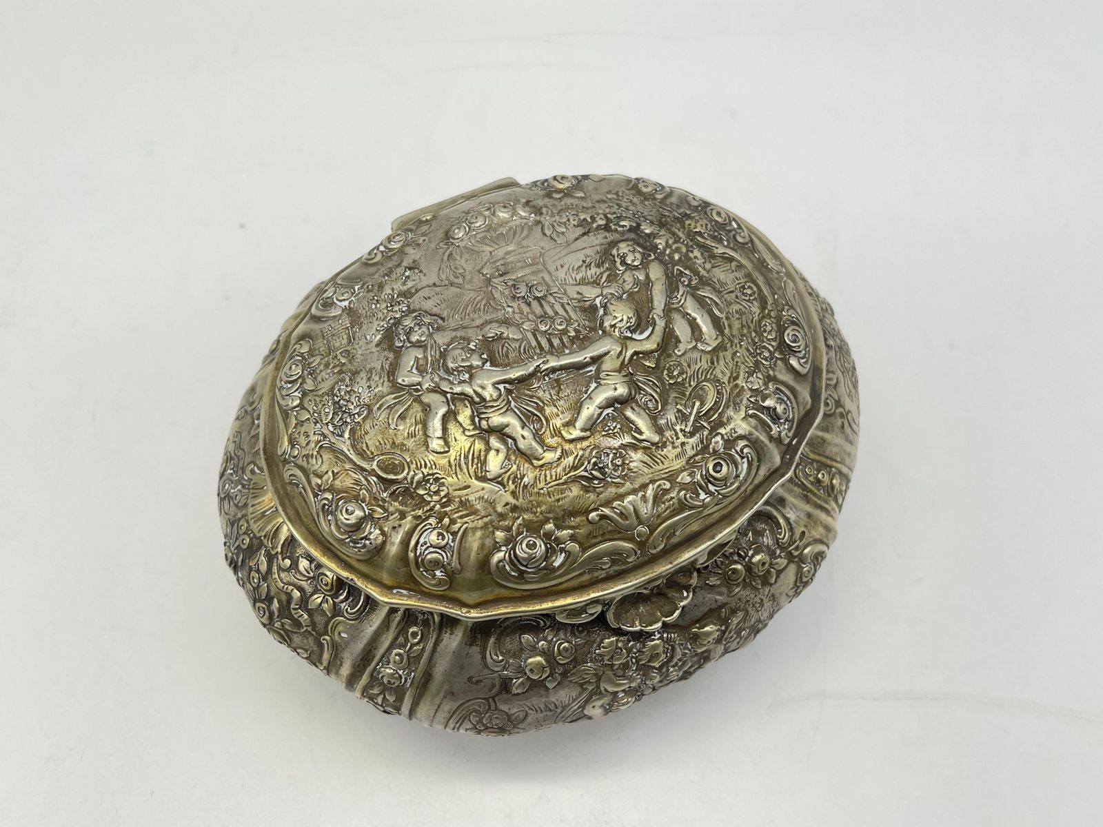 Exclusive Bonboniere / Sugar Lidded Box 800 Silver Germany Gilded, Flowers Putto photo furniture