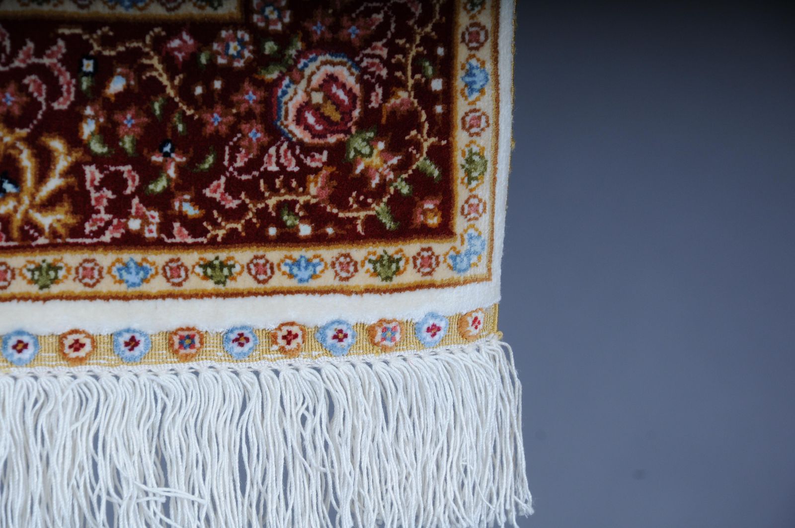 photo furniture Anatolian Prayer Rug/Tapestry Cotton/Silk, 20th Century