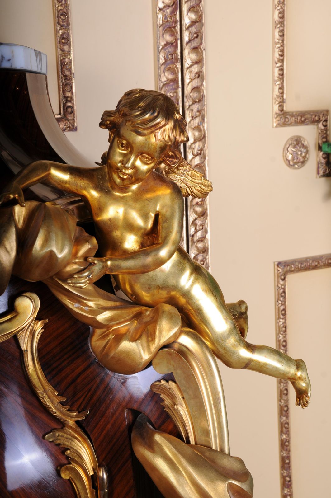 Majestic Chest Of Drawers Designed By Francois Linke & Leon Massagé, Paris photo vinterior