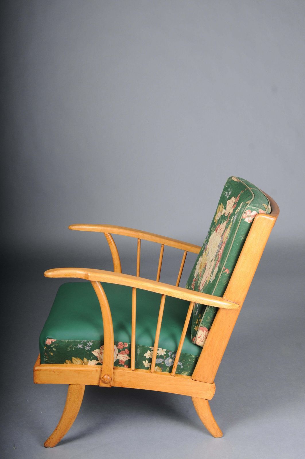 Impressive 1950s Armchair/Club Chair/Lounge Chair Paolo Buffa, Maple. photo vinterior
