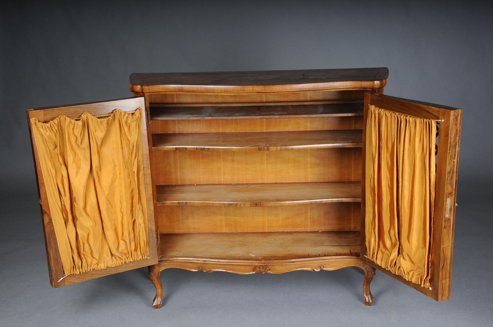 photo vintage Beautiful Antique Wall Cabinet/Hall Cabinet, 20th Century. Walnut Root Veneer.