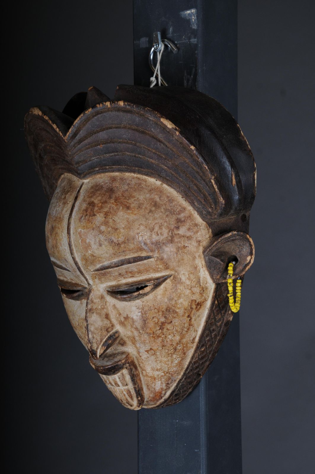 20th Century Antique Carved Wooden Face Mask, African Folk Art. Hangable.Decorat photo vintage