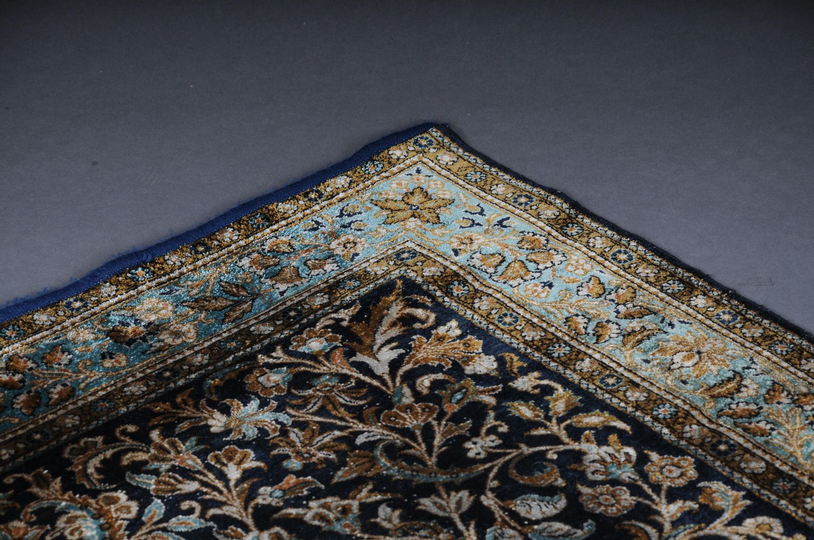 photo vinterior Oriental Carpet/Bridge Silk Paradise Garden 20th Century