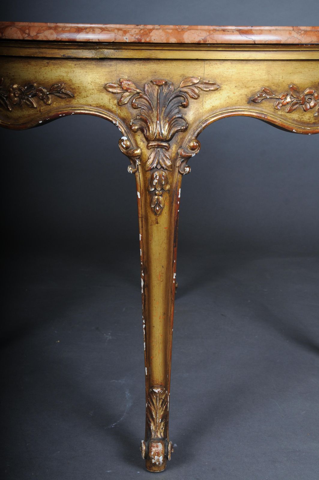 photo vintage Antique Round Salon/Coffee Table, Louis XV Circa 1900. Gold With Marble Top