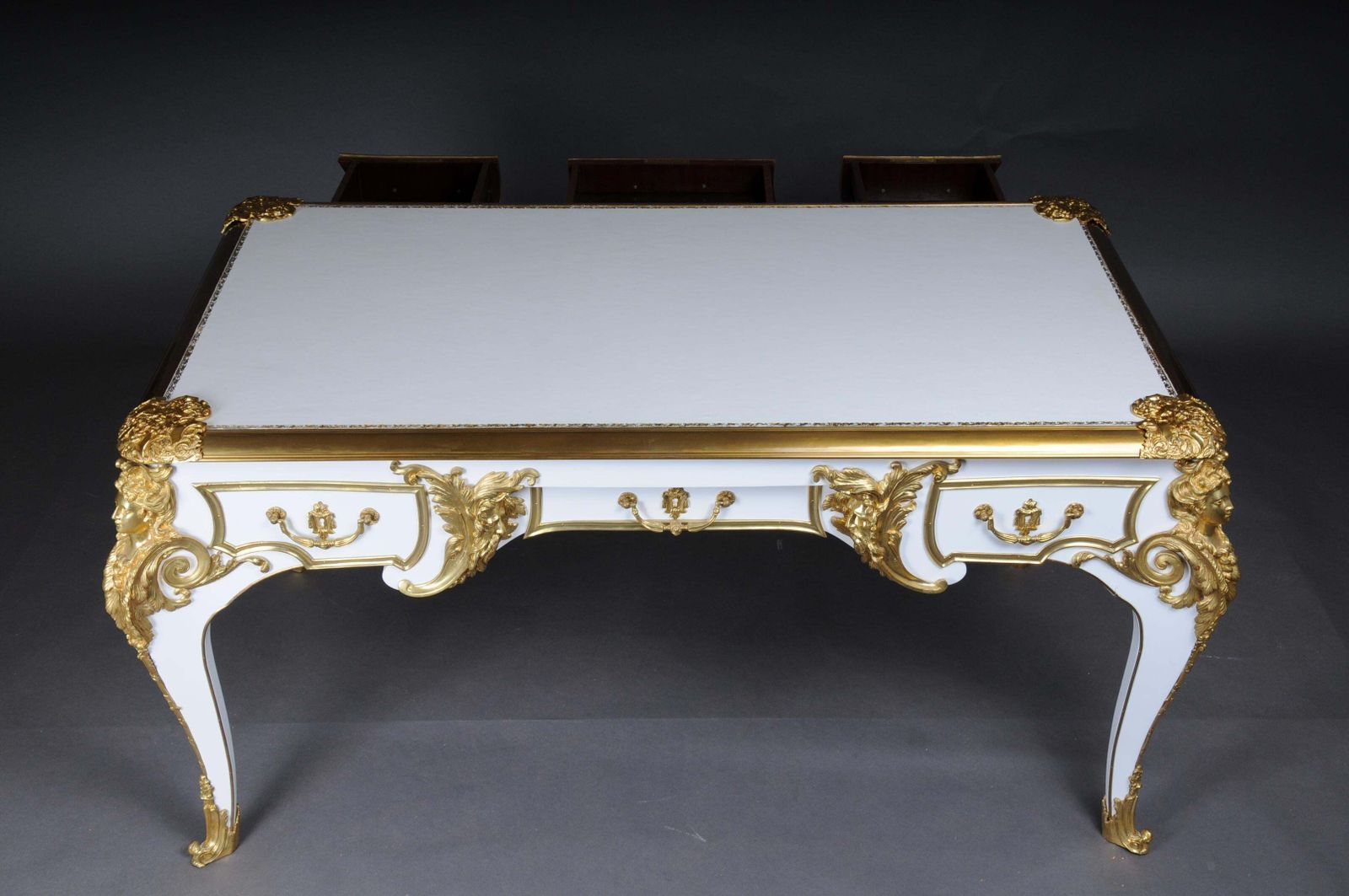photo vintage 20th Century Bureau Plat/Desk High Gloss White With Gold After C. Boulle