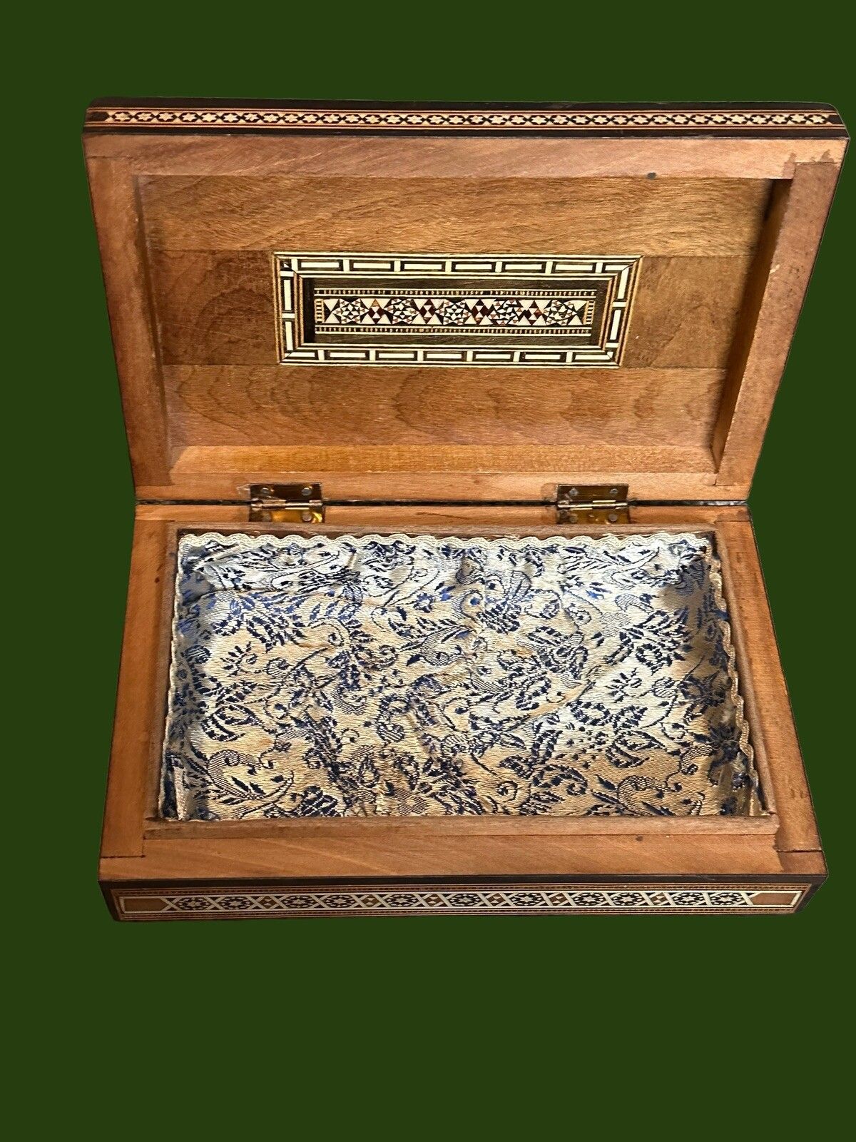 Mother Of Pearl Inlaid Mosaic Decorative Middle Eastern Islamic Box photo vinterior