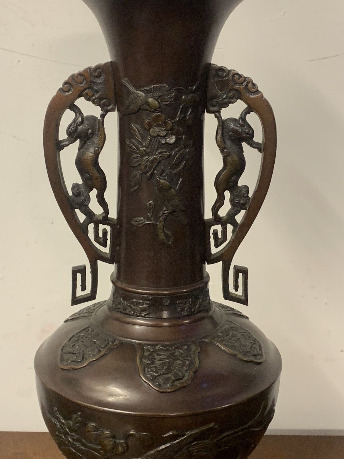 Antique Large Oriental Bronze Urn Shape Vase Table Lamp And 53cm High photo Lighting