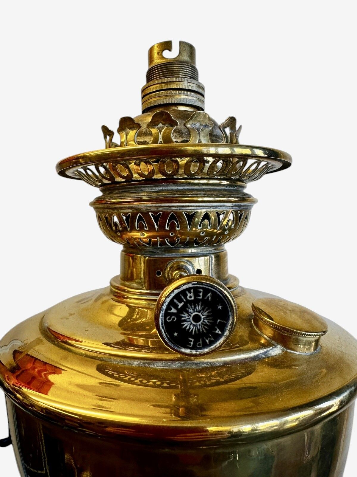 Table Lamp Antique Veritas Brass Oil Lamp British Lamp Converted To Electric photo 75.0