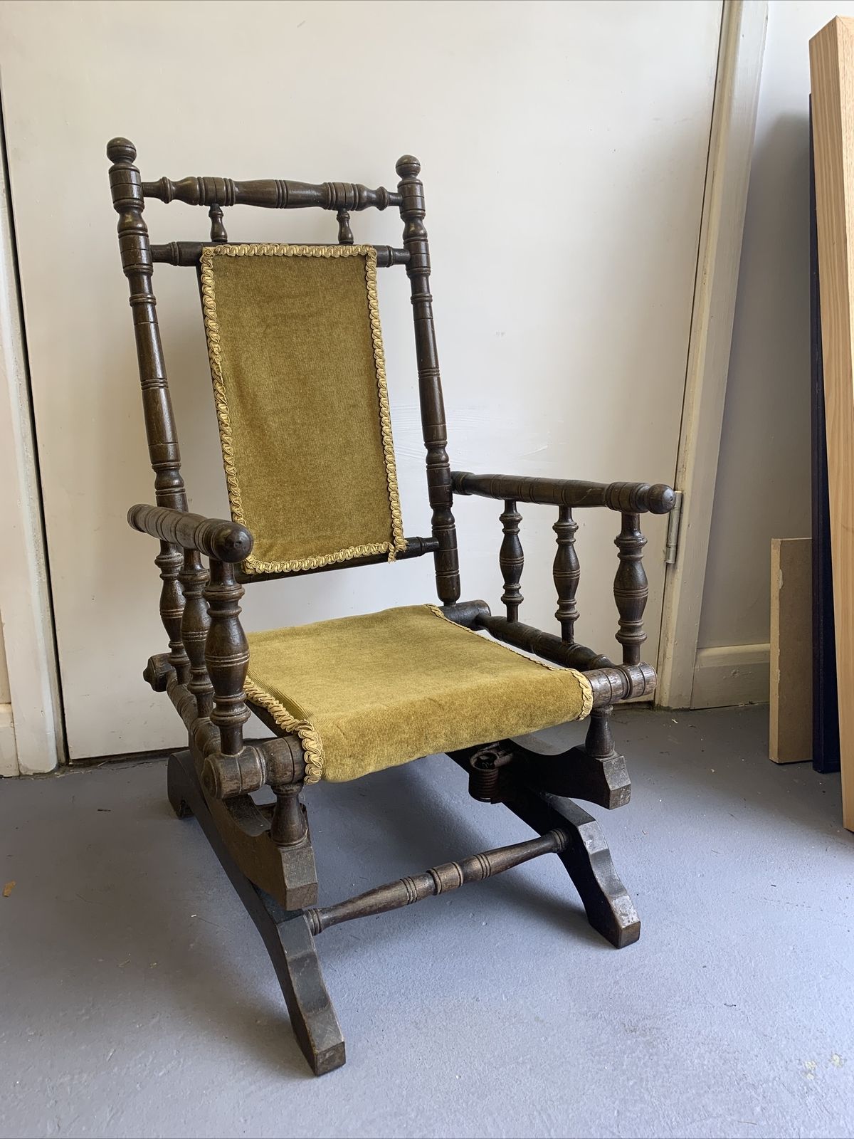 Antique Victorian Edwardian Oak Bobbing Chair Rocking Chair Child Teddy Doll￼ photo for sale