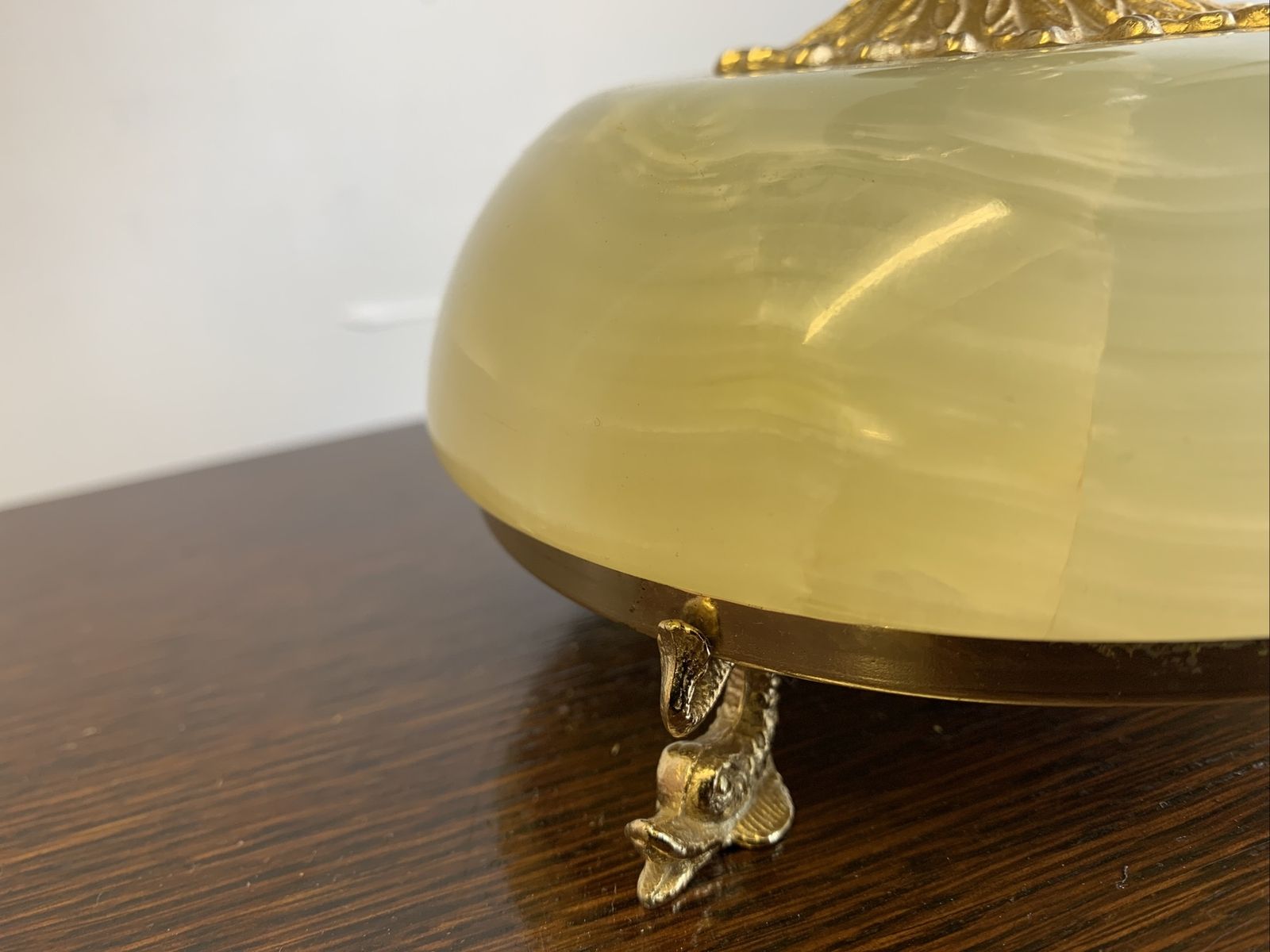 Gorgeous  Mid Century 70’s Chadfield Onyx Marble Fine Mantle Clock  Hollywood photo for sale