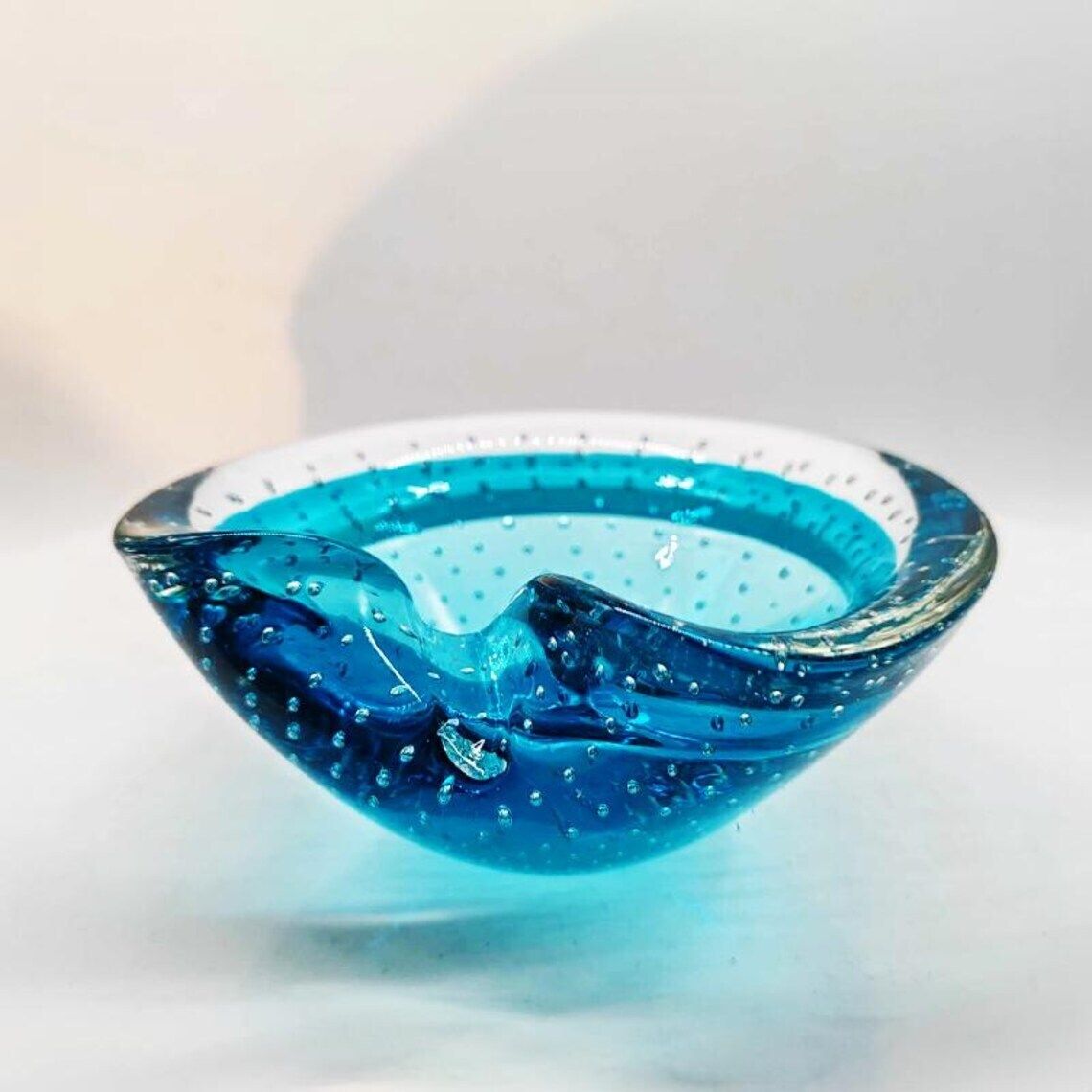 1960s Shell Ashtray Or Catch All In Murano Glass By Flavio Poli For Seguso. Made In Italy. photo furniture