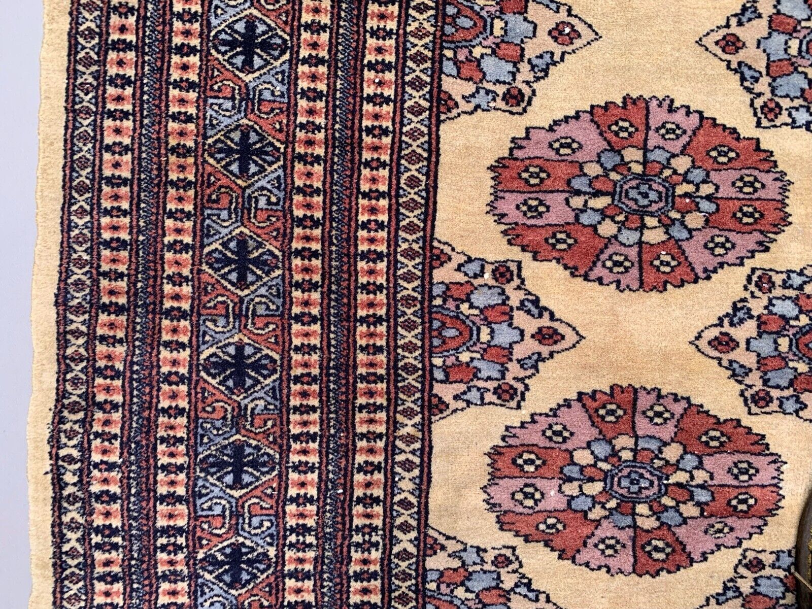 photo furniture Fine Vintage Pakistani Rug, 290x190 Cm Turkoman Bokhara Large, Shabby