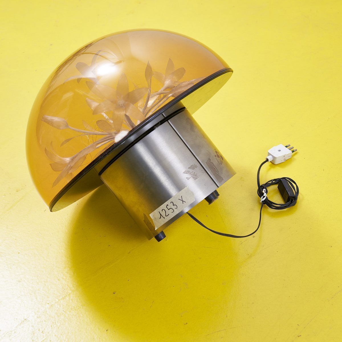 70's Lamp In Fiberglass And Metal photo 514.0