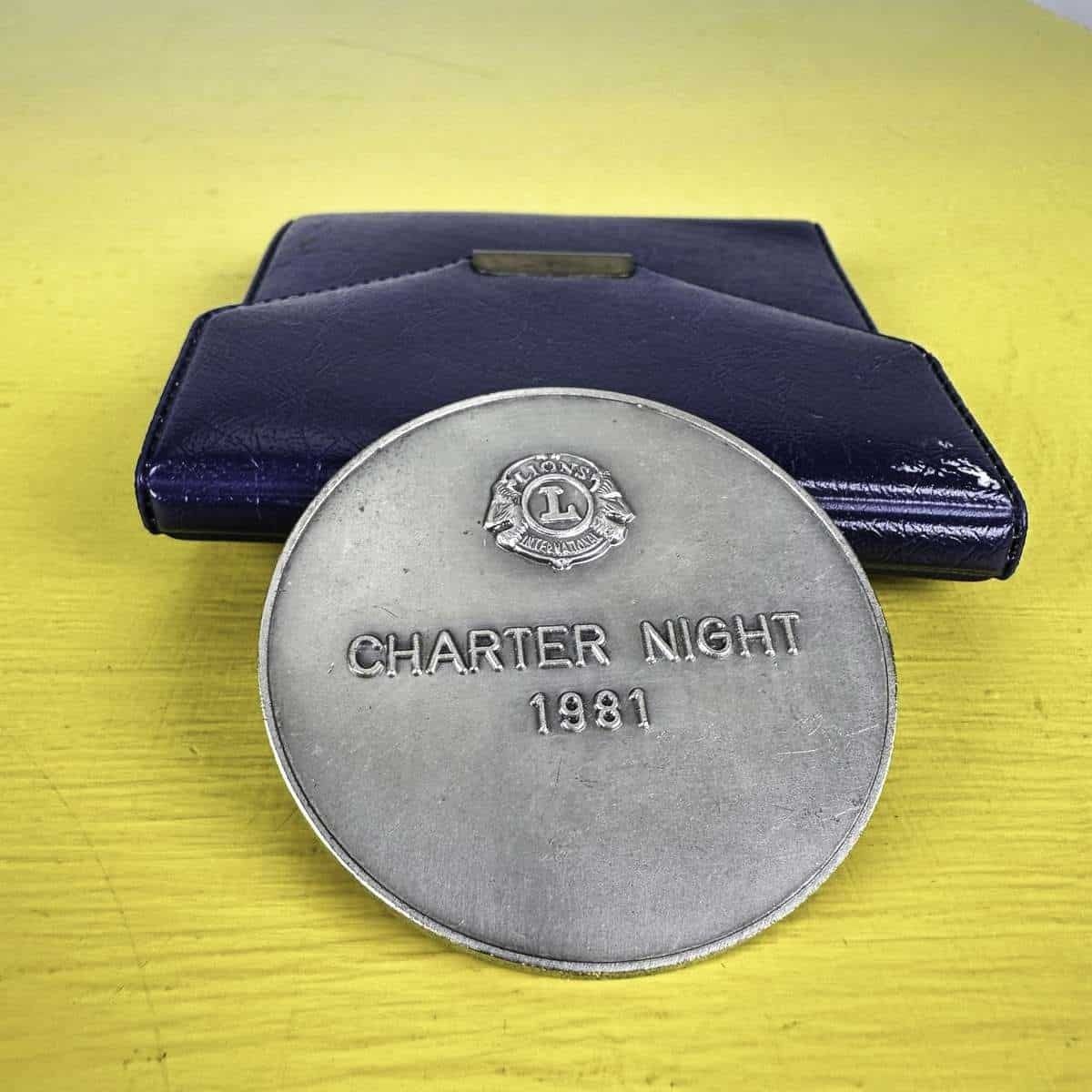 Vintage Medal Lions Club Argenta Charter Night 1981 photo furniture