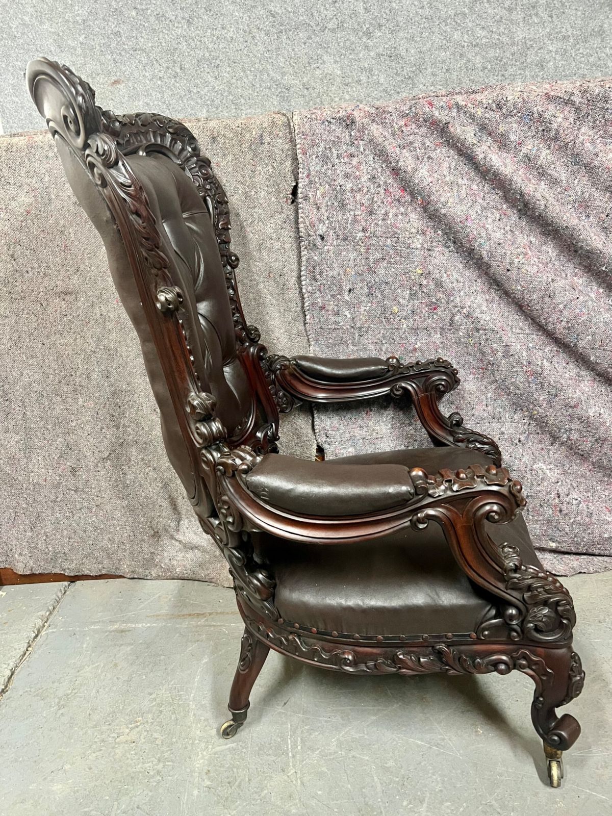 Superb Large Victorian Mahogany Armchair photo vinterior
