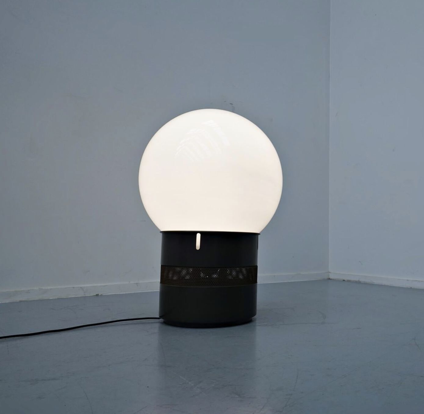 “Oracolo” Desk Lamp By Gae Aulenti For Artemide, 1970s photo vinterior