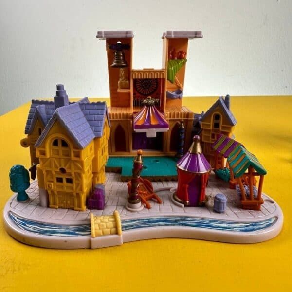 Polly Pocket Game Notre Dame And The Giraffe House photo furniture