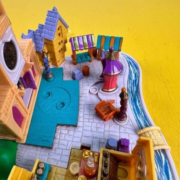 photo for sale Polly Pocket Game Notre Dame And The Giraffe House