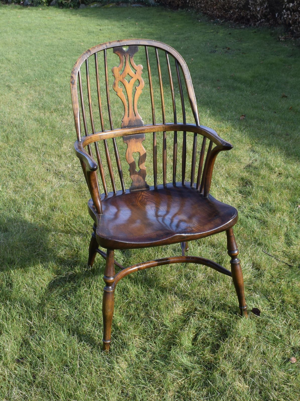 photo furniture Antique Windsor Arm Chair, 1900s