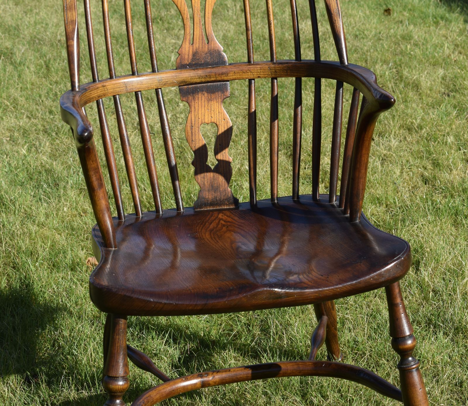 photo vinterior Antique Windsor Arm Chair, 1900s