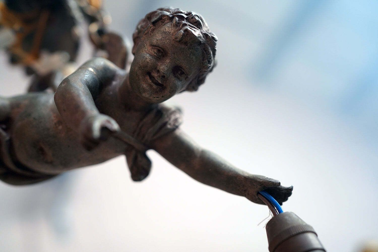 An Early 20thc Pair Of Spelter And Prism Glass Hanging Putti Pendants C.1900 10 photo vintage