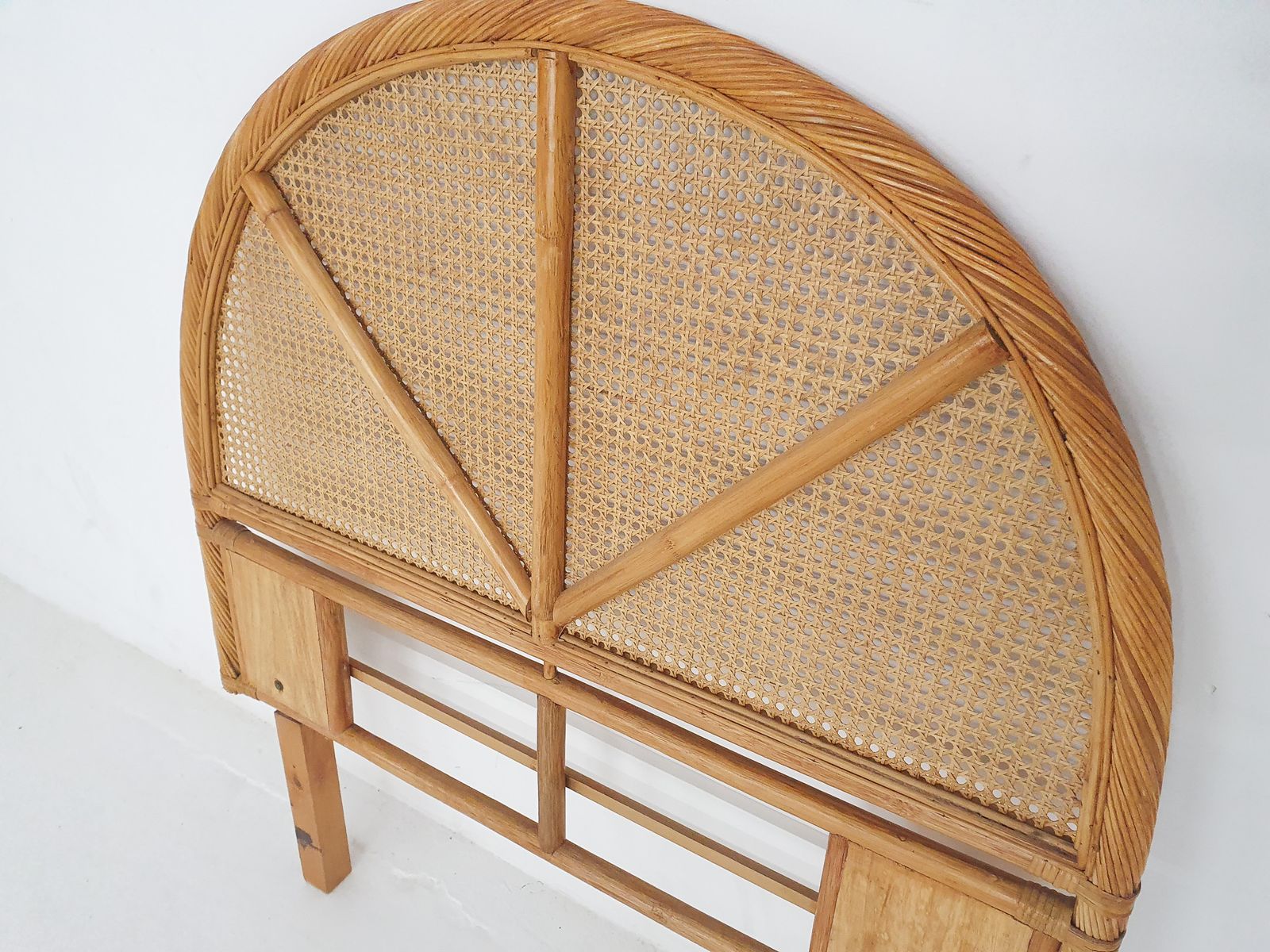 Mid Century Rotan Hoofdbord, Jaren 1970 photo 231.0